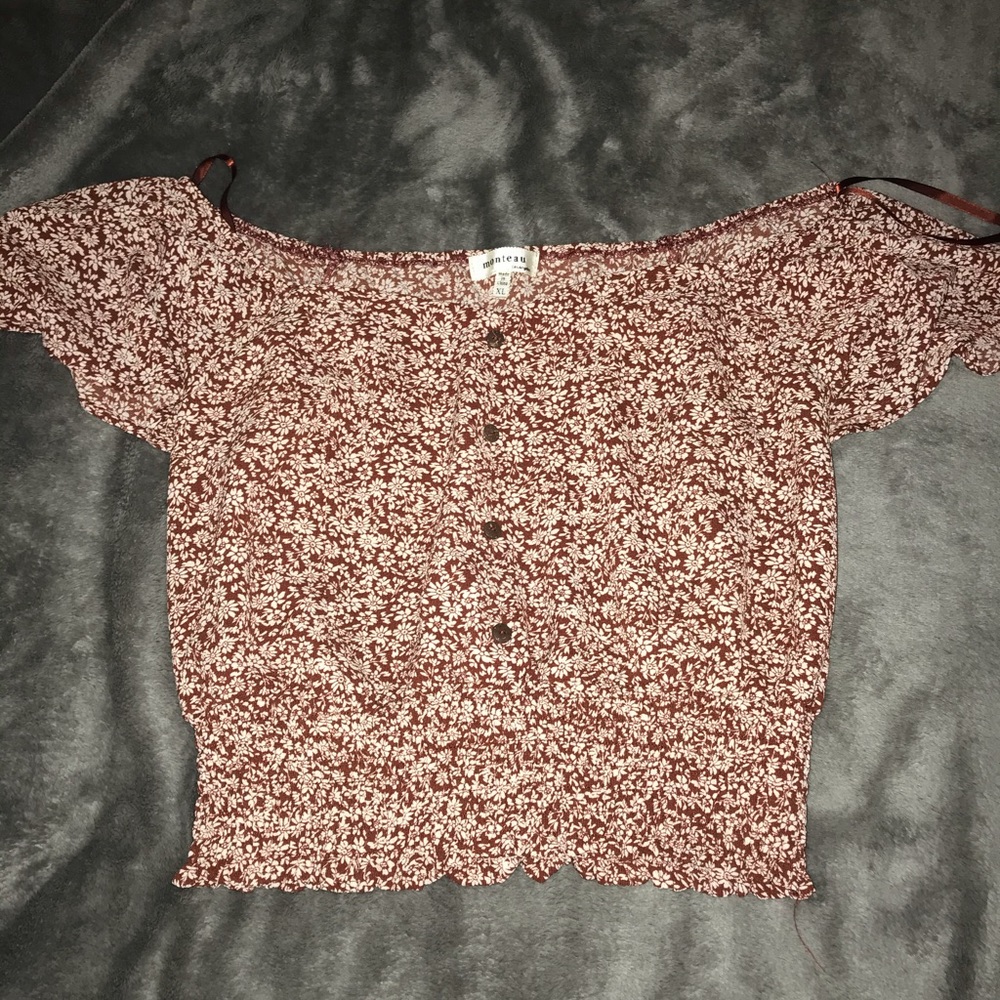 Monteau of the sholder top